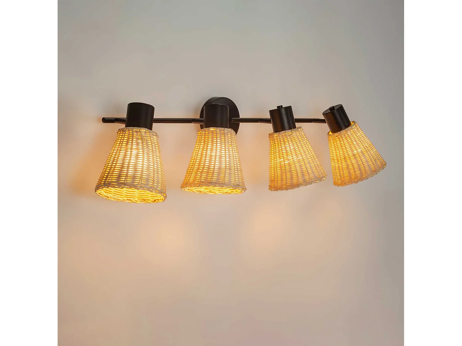 Plafonnier Nature à 4 lumières en rotin noir et naturel pour ampoule E27