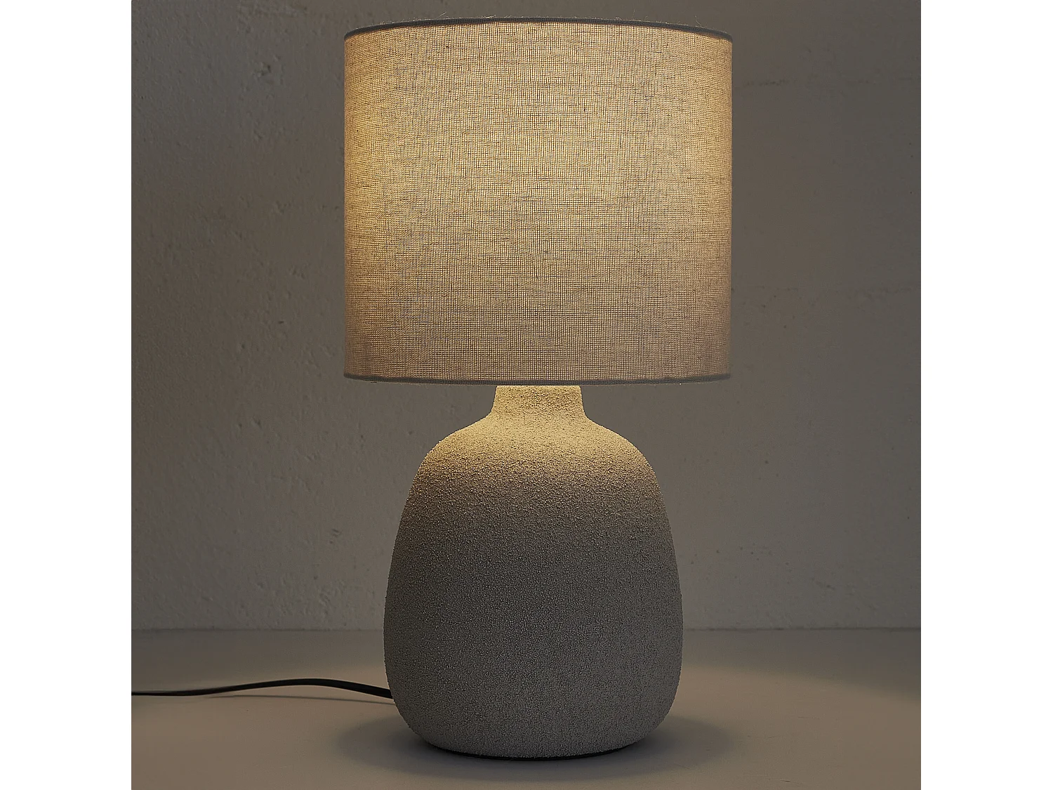 Lampe Ceramique Embossee H40cm Argent