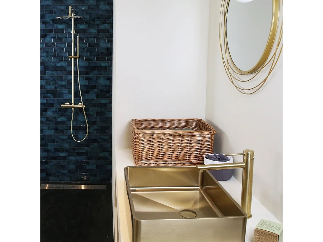 Luisa II Columna de ducha termostática oro cepillado Essebagno