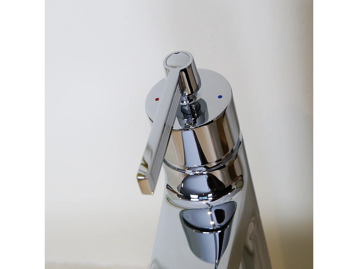 Louxor Mezclador alto de lavabo cromado Essebagno