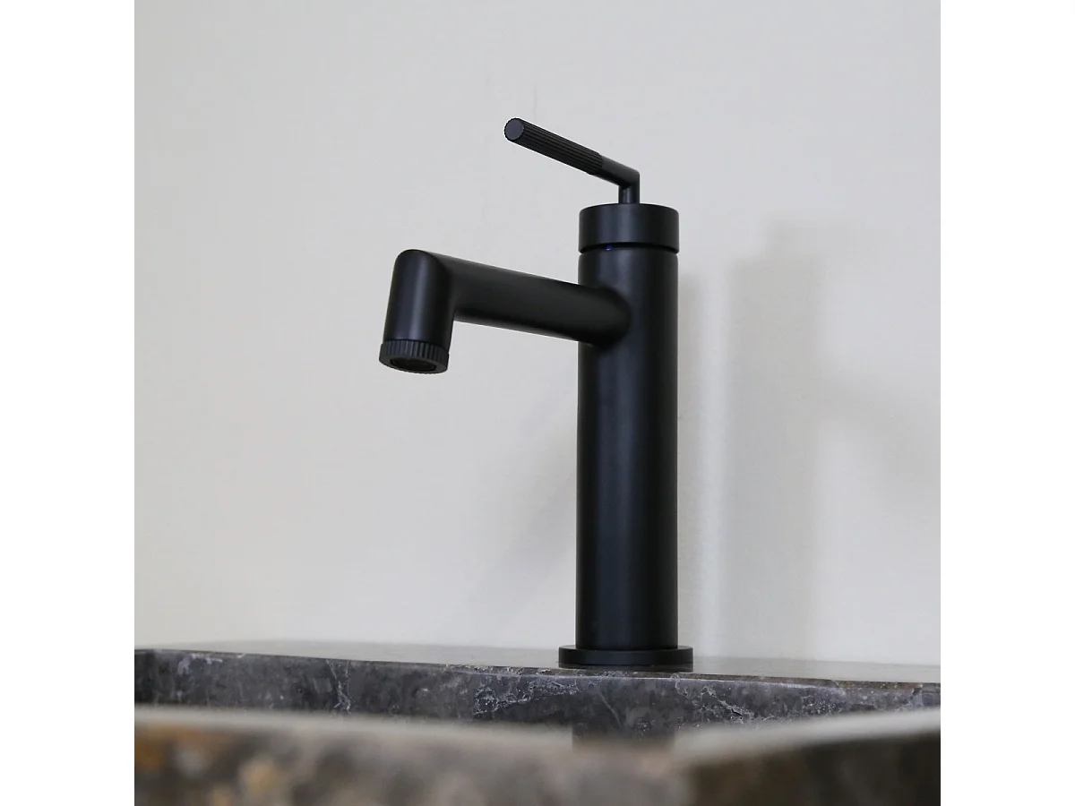 Portofino Torneira para lavatório baixo preto mate Essebagno
