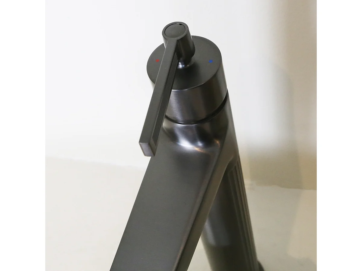 Louxor Waschtischmischer hoch grau gun metal Essebagno