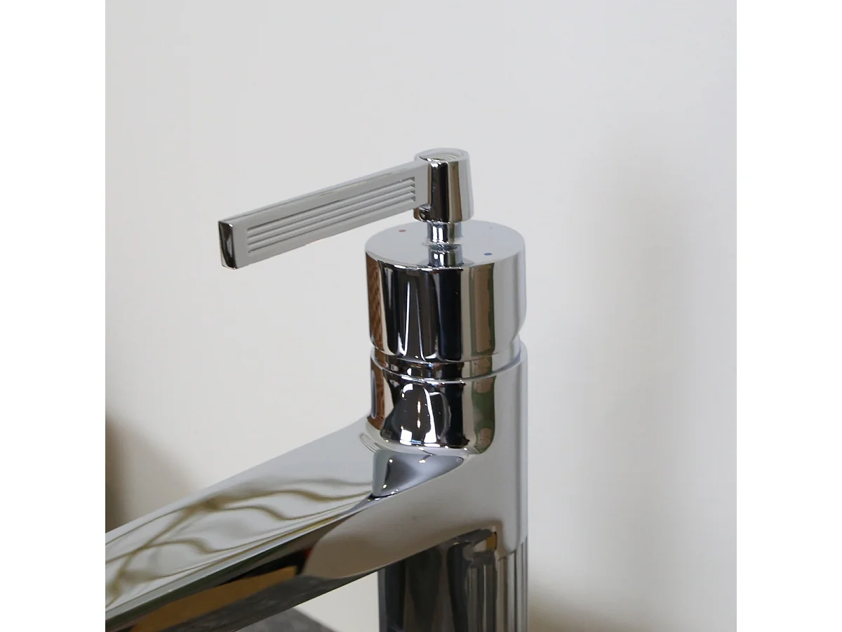 Louxor Mezclador bajo de lavabo cromado Essebagno