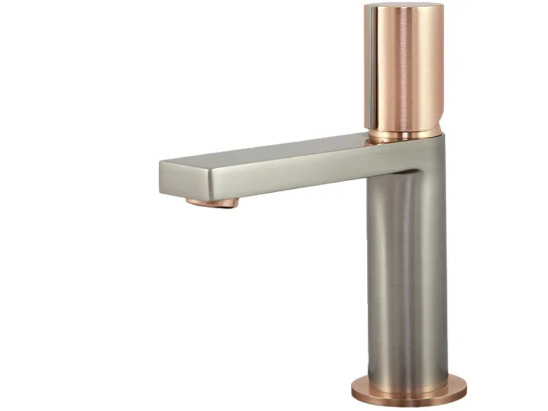 Exil mitigeur lavabo bas façon inox et or rose - Essebagno