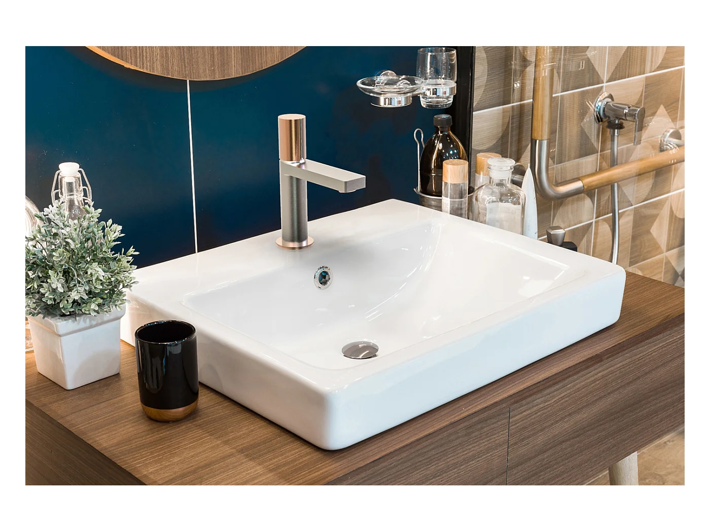 Allure Niedriger Waschtischmischer in Edelstahloptik und Roségold Essebagno