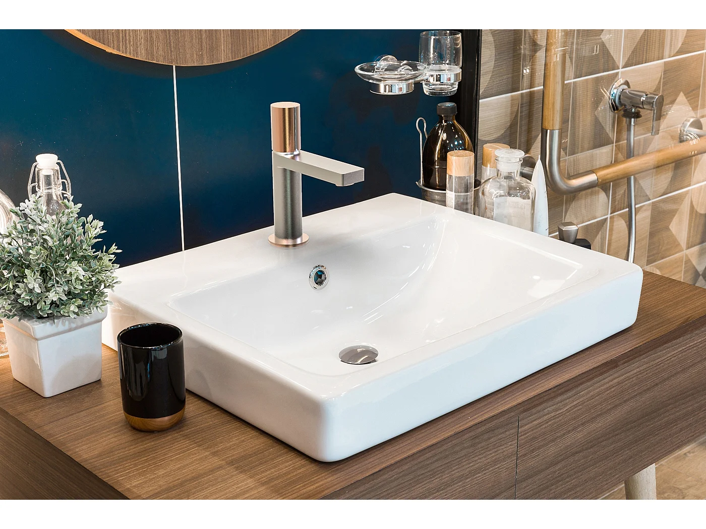 Allure Niedriger Waschtischmischer in Edelstahloptik und Roségold Essebagno