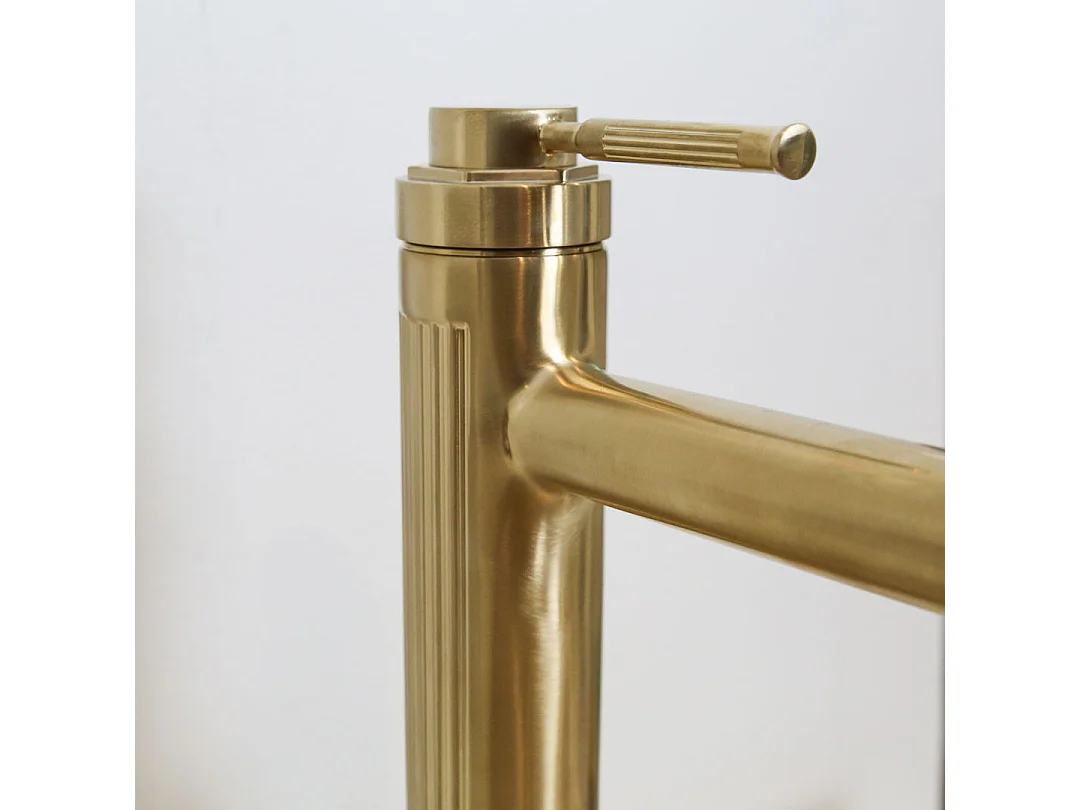 Art Deco Miscelatore per lavabo alto in oro spazzolato Essebagno