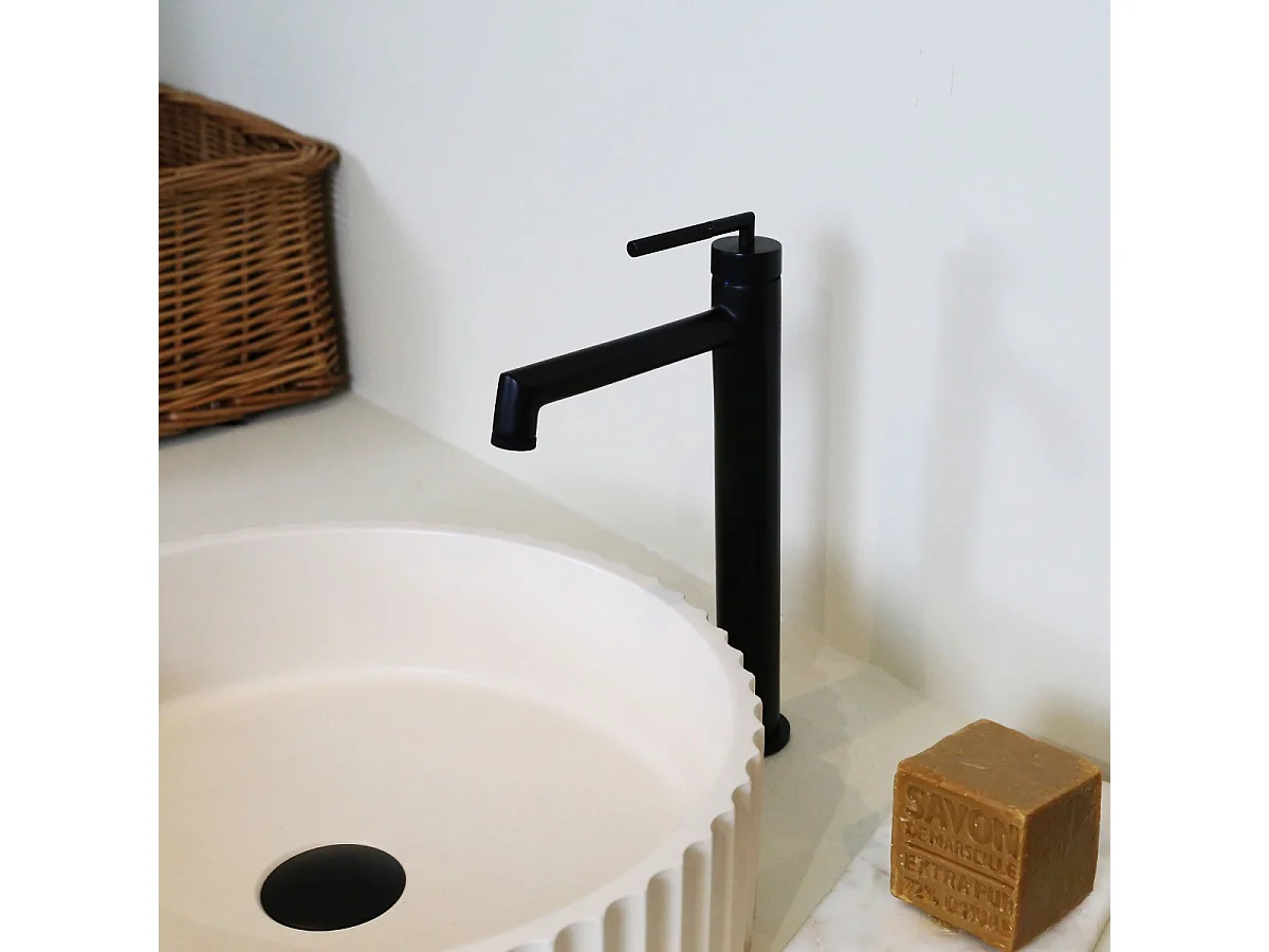 Portofino Misturadora alta para lavatório preto mate Essebagno