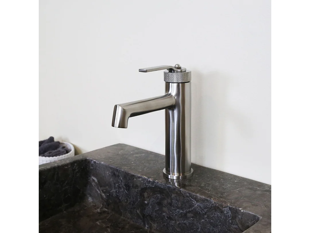 Molette mitigeur lavabo bas façon inox brossé - Essebagno