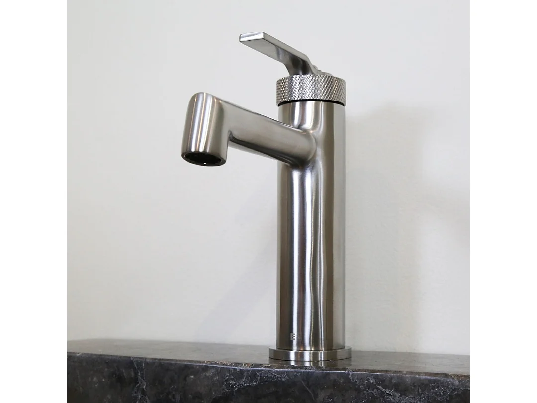 Molette mitigeur lavabo bas façon inox brossé - Essebagno