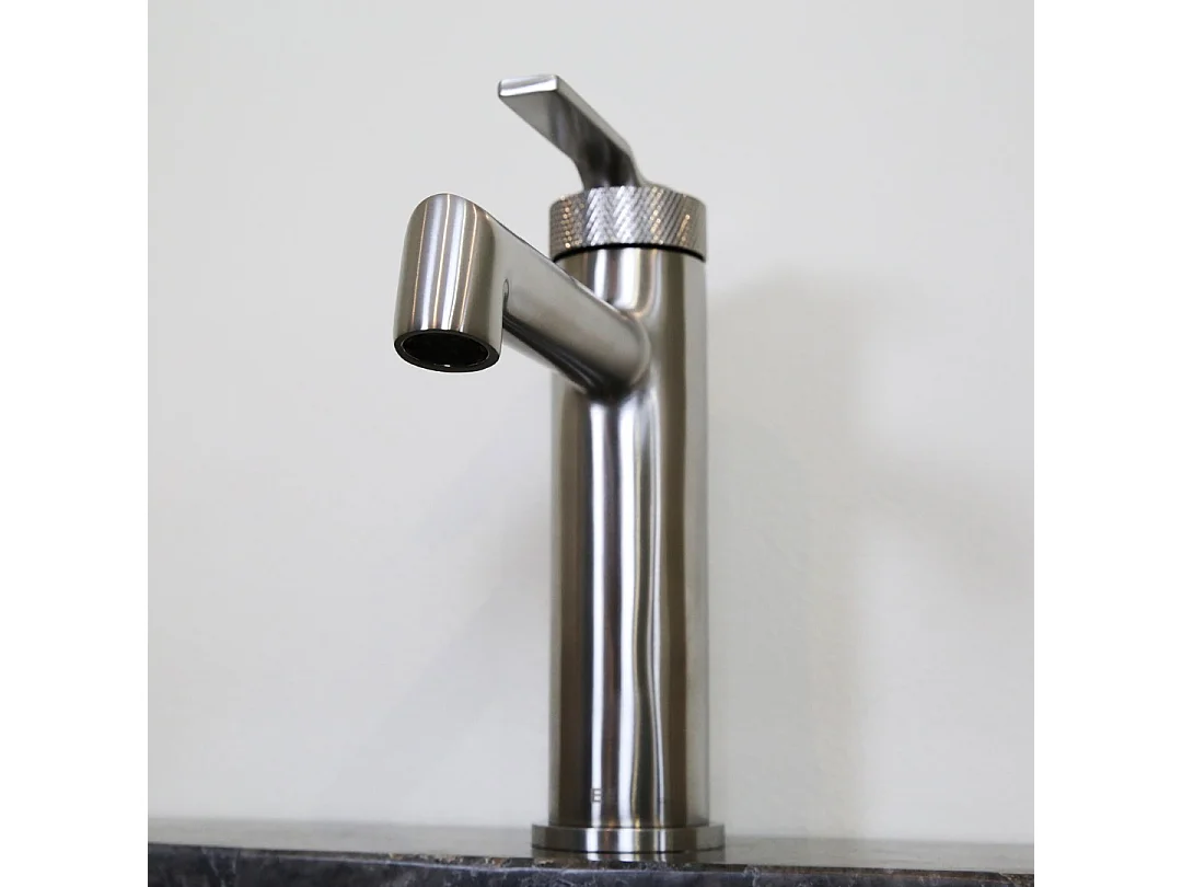 Molette mitigeur lavabo bas façon inox brossé - Essebagno