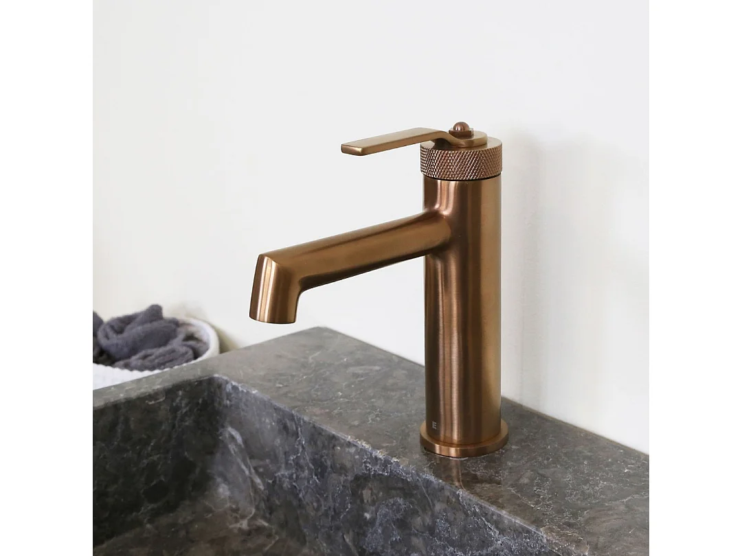 Molette mezclador bajo lavabo cobre cepillado Essebagno