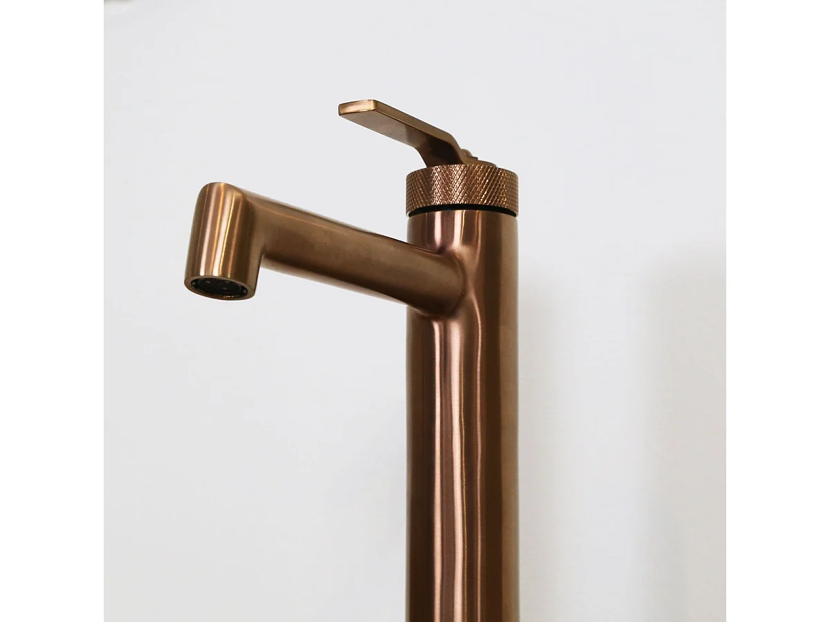 Molette Mezclador alto de lavabo en cobre cepillado Essebagno