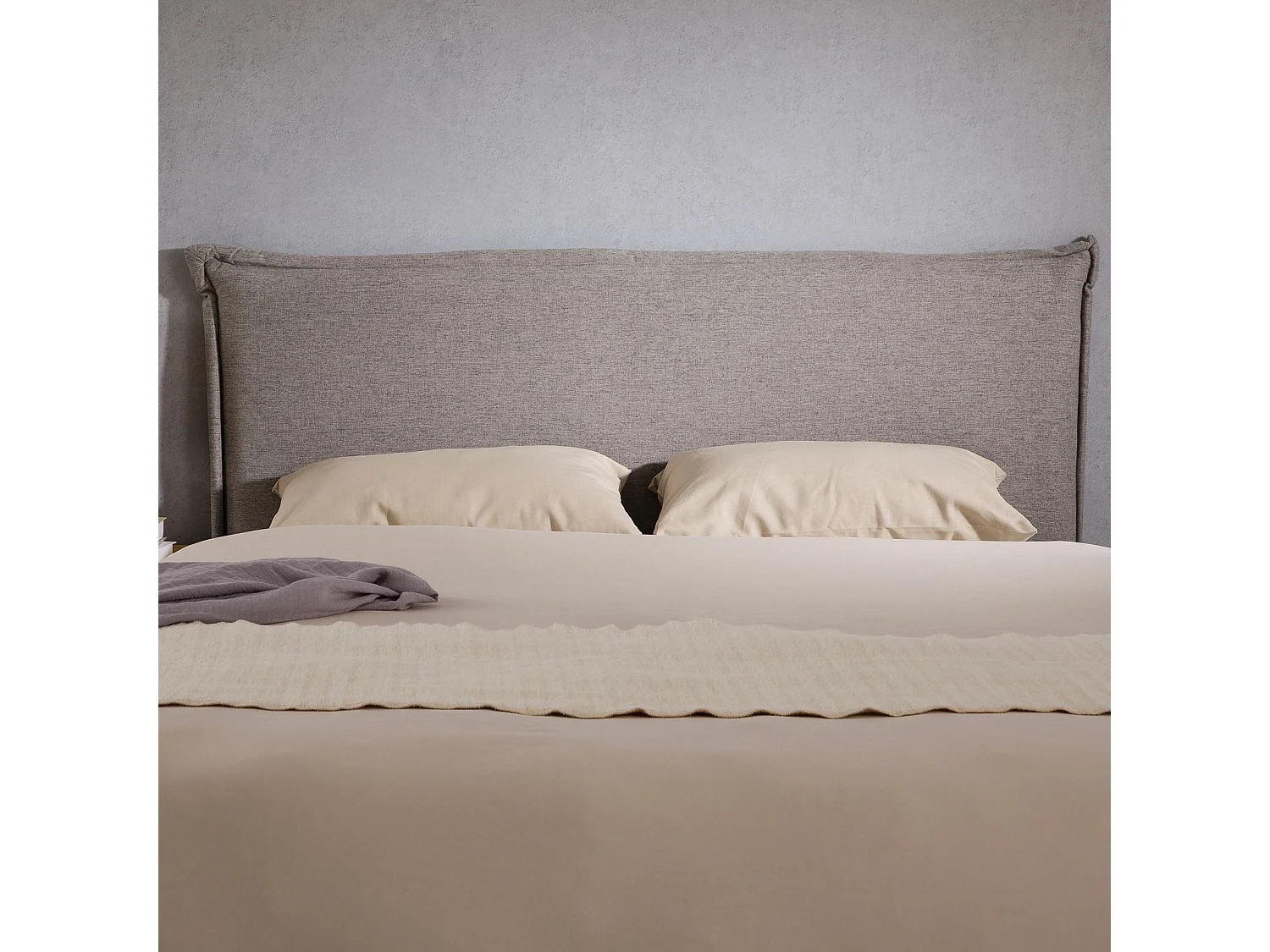 Tête de lit VINCEL 160 rembourrée, En tissu polyester pour lit 160 cm, Sur pieds en bois, Gris