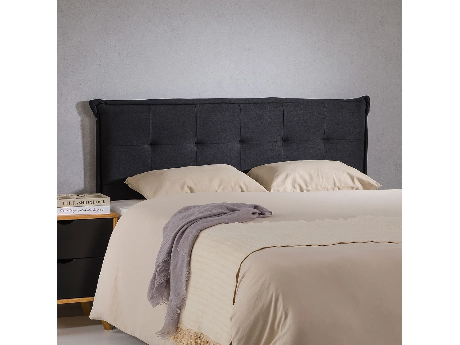 Tête de lit ZELOX 160 capitonnée, En tissu rembourré, Pieds en bois, Design élégant, Pour lits 160 cm, Noir