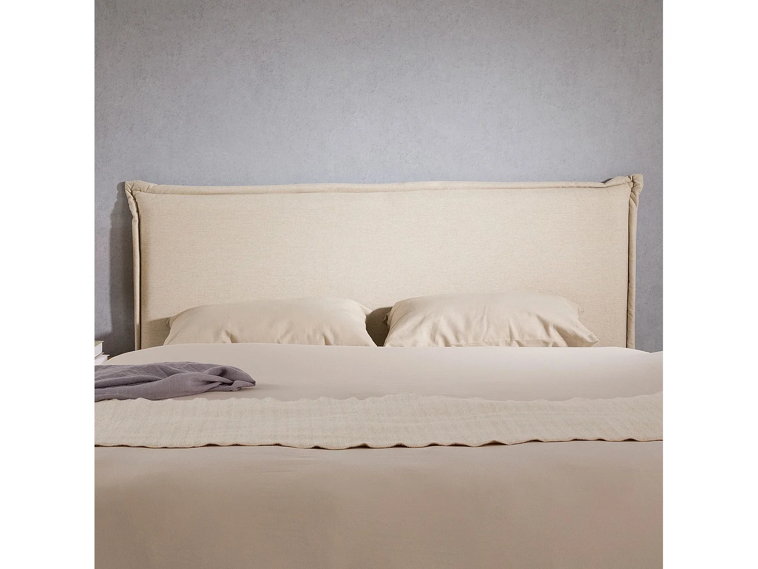 Tête de lit VINCEL 160 rembourrée, En tissu polyester pour lit 160 cm, Sur pieds en bois, Écru