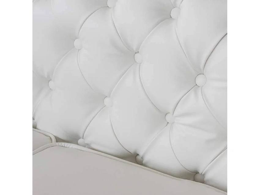 Divano 2 posti capitonnato similpelle stile Chesterfield Liquidambar