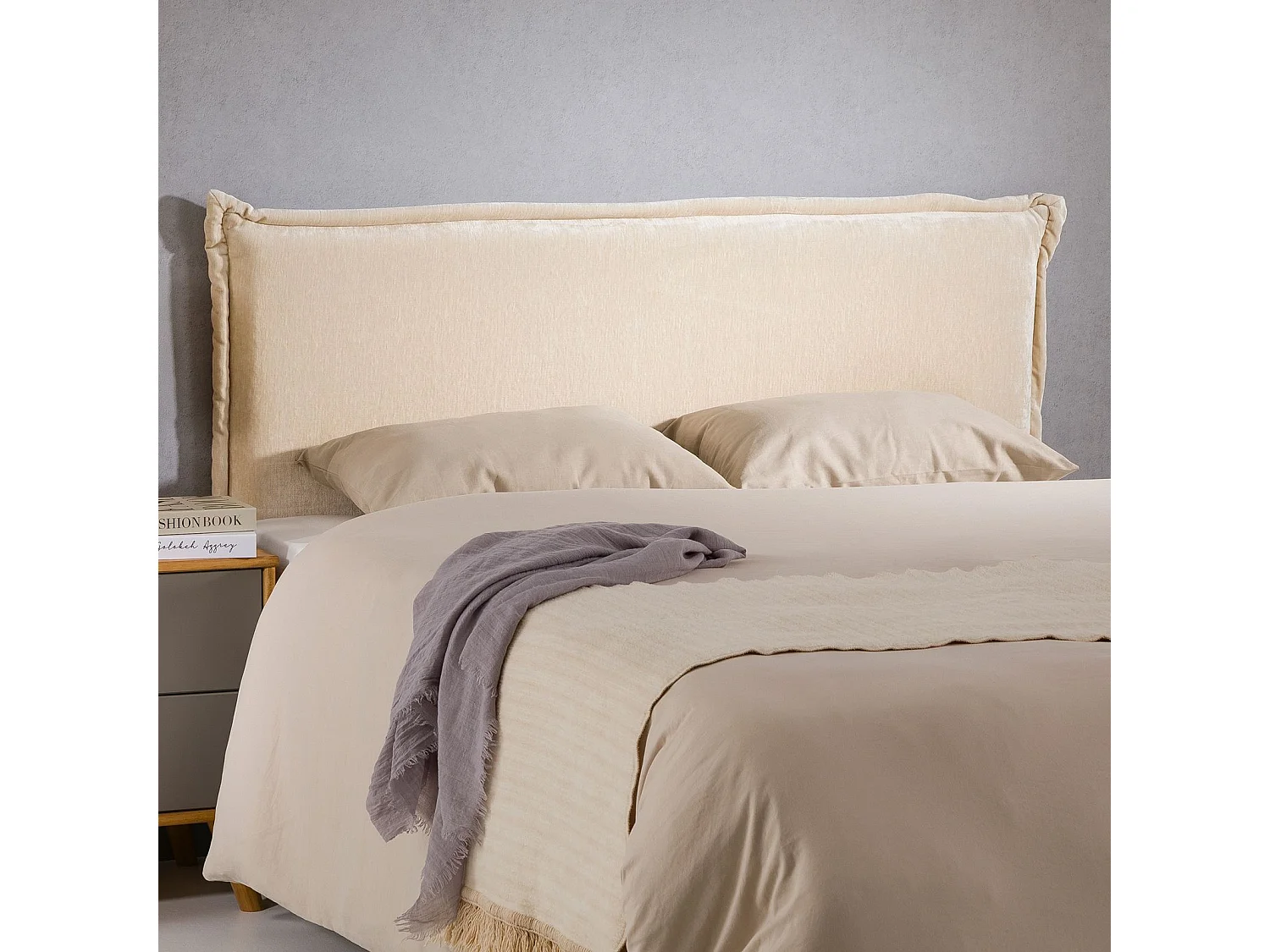Tête de lit ELORE 140 rembourrée, En tissu polyester pour lit 140 cm, Sur pieds en bois, Blanc crème