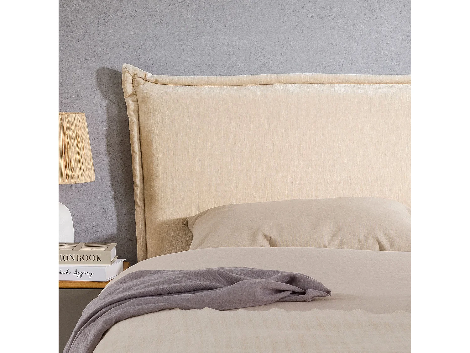 Tête de lit ELORE 140 rembourrée, En tissu polyester pour lit 140 cm, Sur pieds en bois, Blanc crème