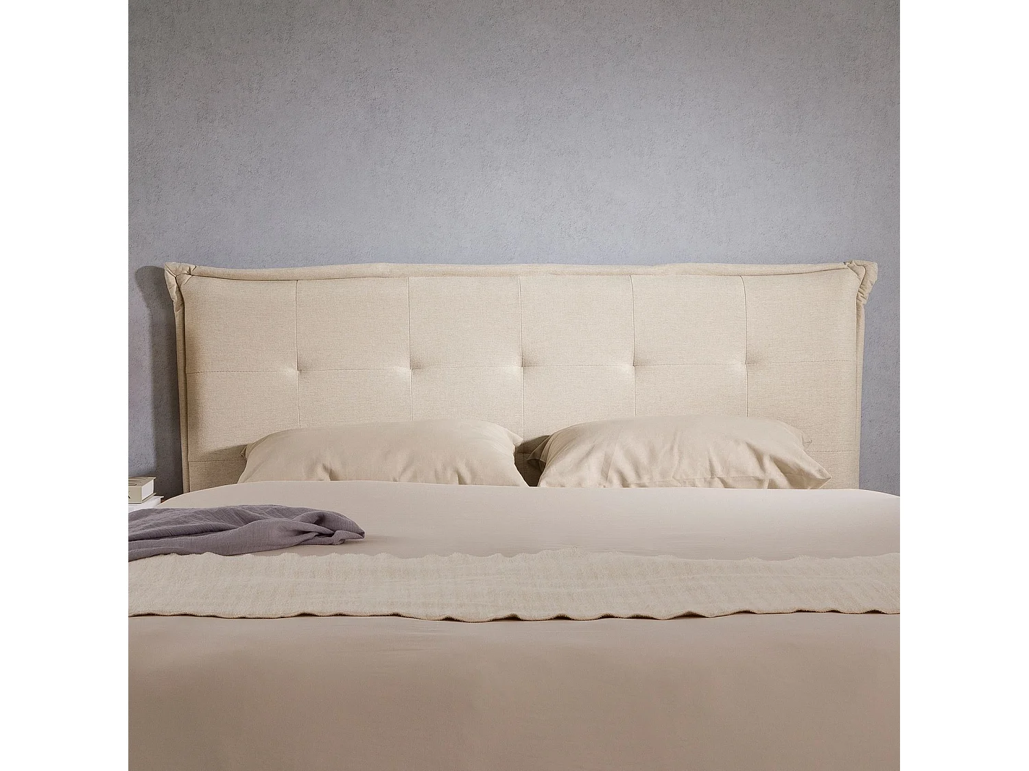 Tête de lit EBEYA 120 capitonnée, En tissu rembourré, Pieds en bois, Design élégant, Pour lits 120 cm, Écru