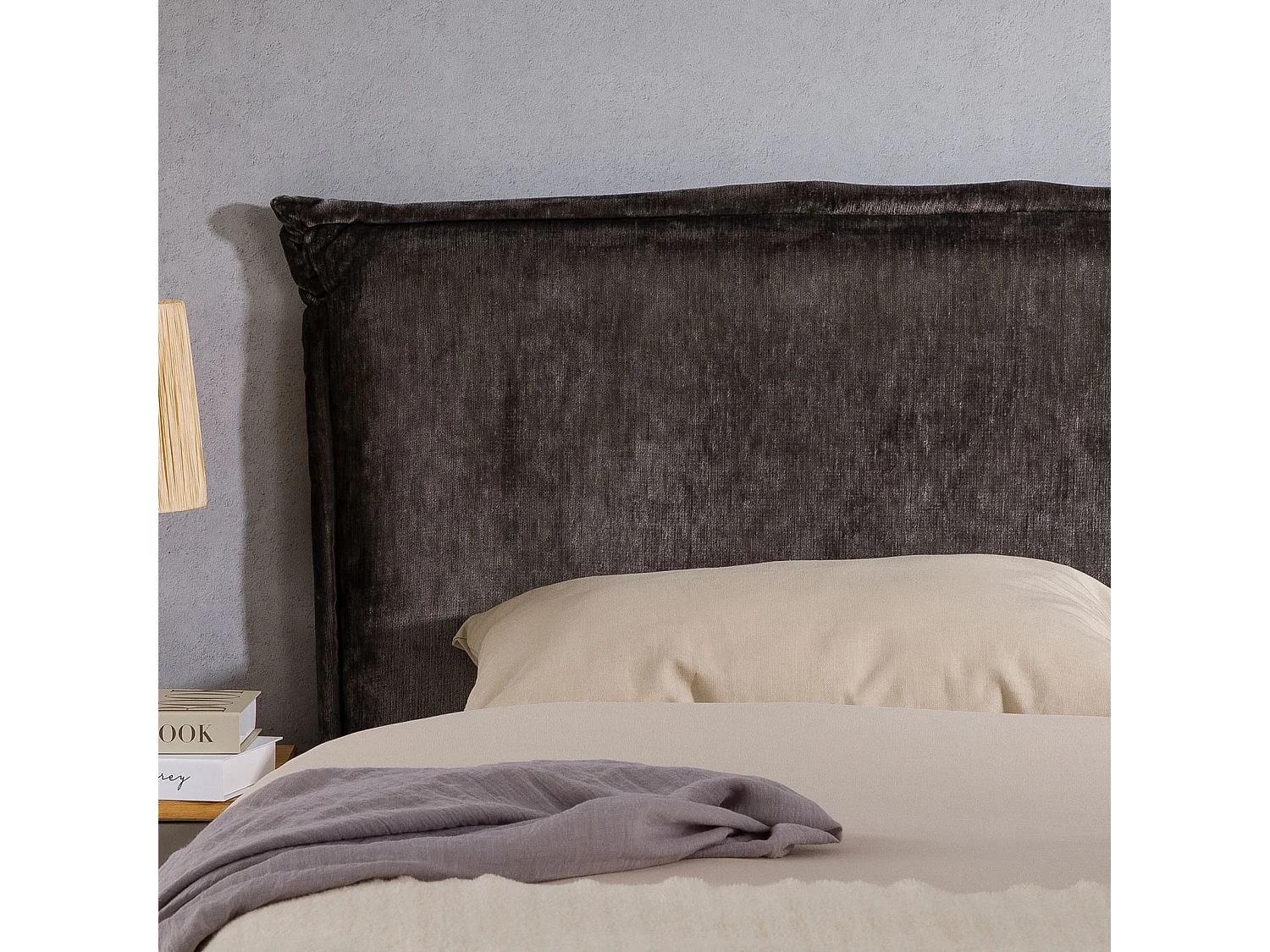 Tête de lit OVIO 160 rembourrée, En tissu polyester pour lit 160 cm, Sur pieds en bois, Gris