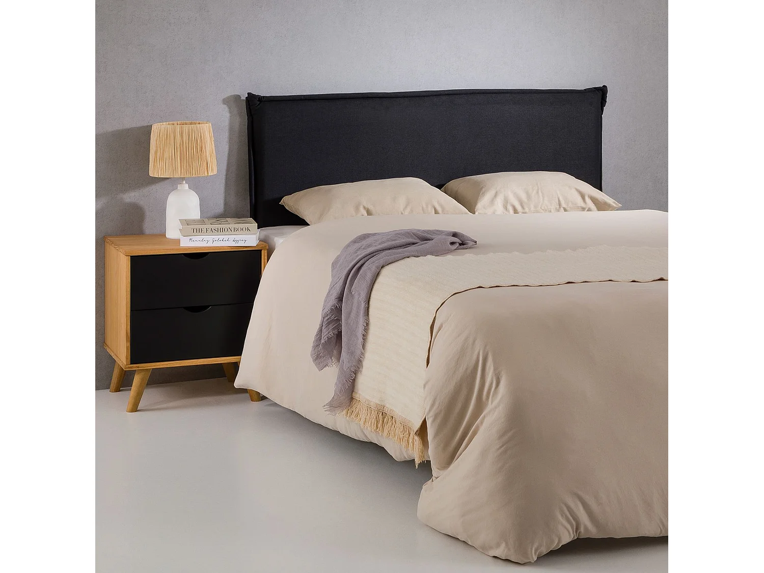 Tête de lit ISANDRE 140 rembourrée, En tissu polyester pour lit 140 cm, Sur pieds en bois, Noir