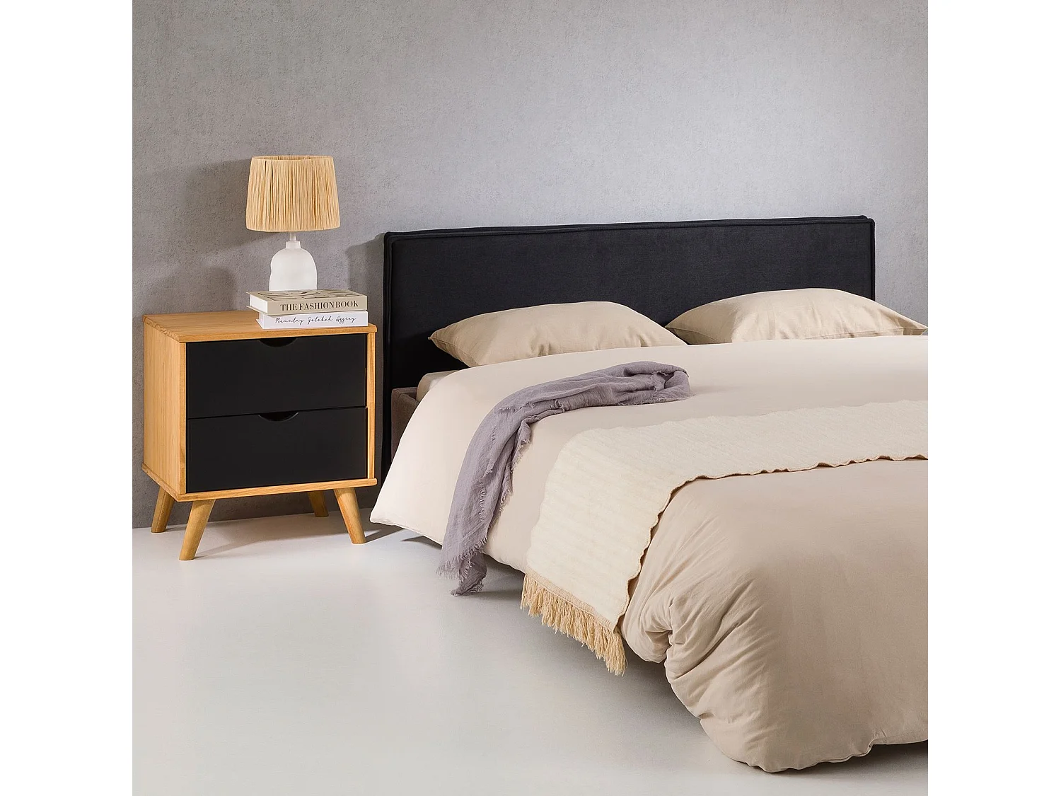Tête de lit KLAO 160 rembourrée, En tissu polyester pour lit 160 cm, Sur pieds en plastique, Noir