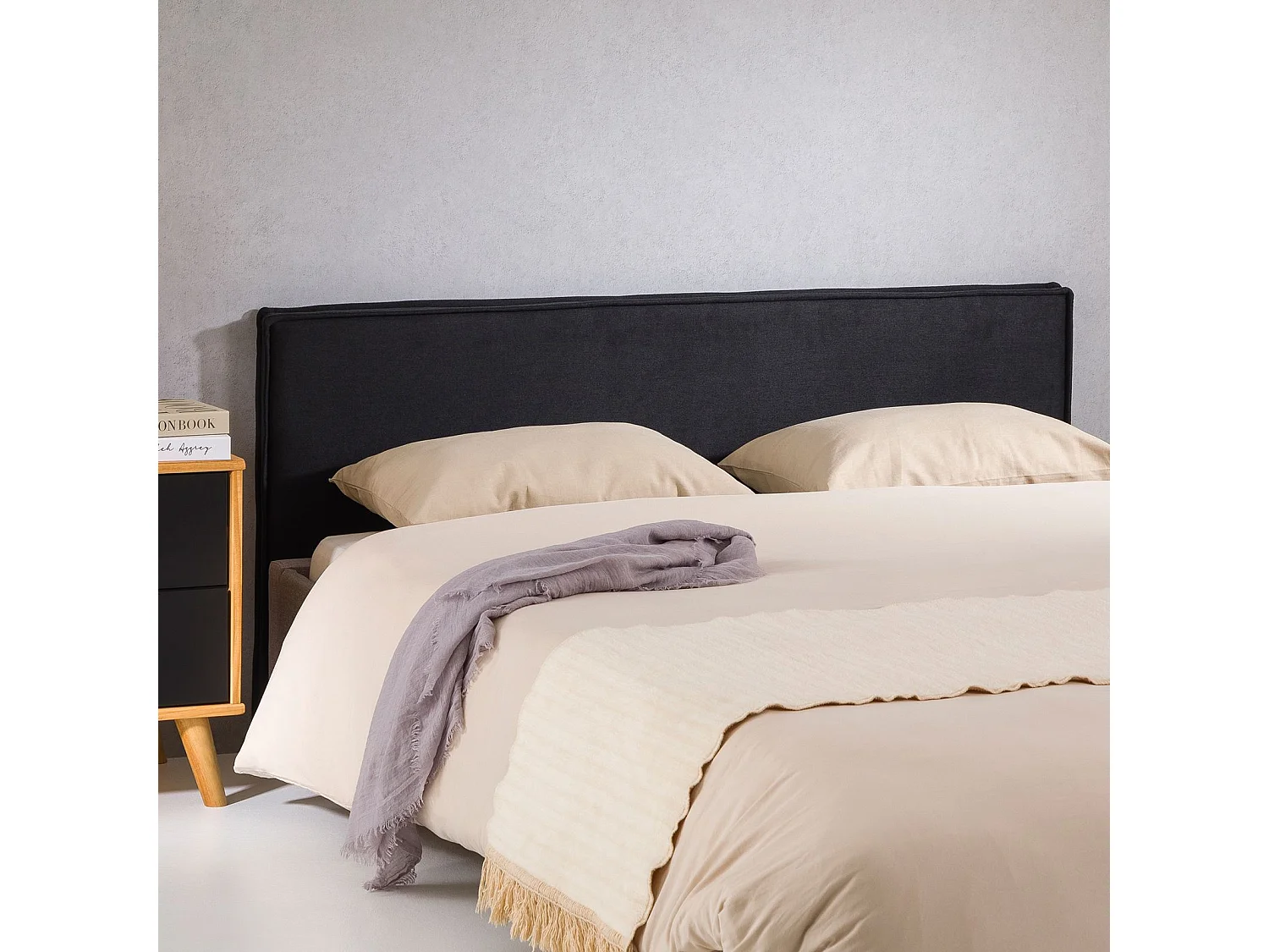 Tête de lit KLAO 160 rembourrée, En tissu polyester pour lit 160 cm, Sur pieds en plastique, Noir