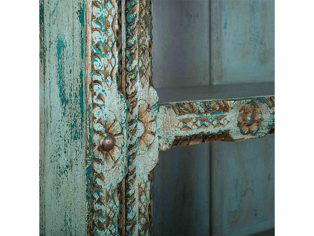 Vitrina de madera tallada 106x43x180 azul