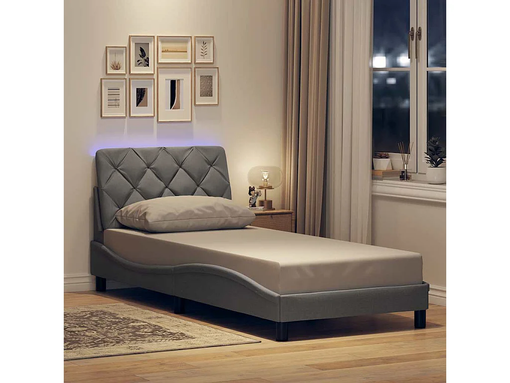 Cadre de lit avec LED sans matelas gris clair 90x190 cm tissu