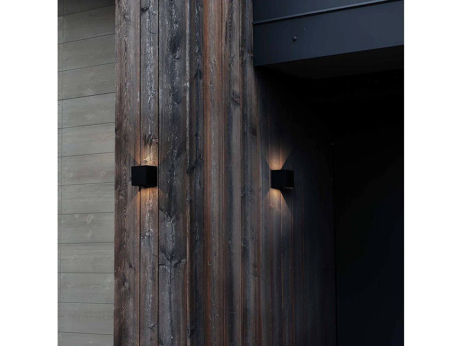 Ideal Lux ATOM Integrierte LED-Außen-Up-Down-Wandleuchte mit 2 Lichtern, Schwarz, 1050 lm, 3000 K, IP54