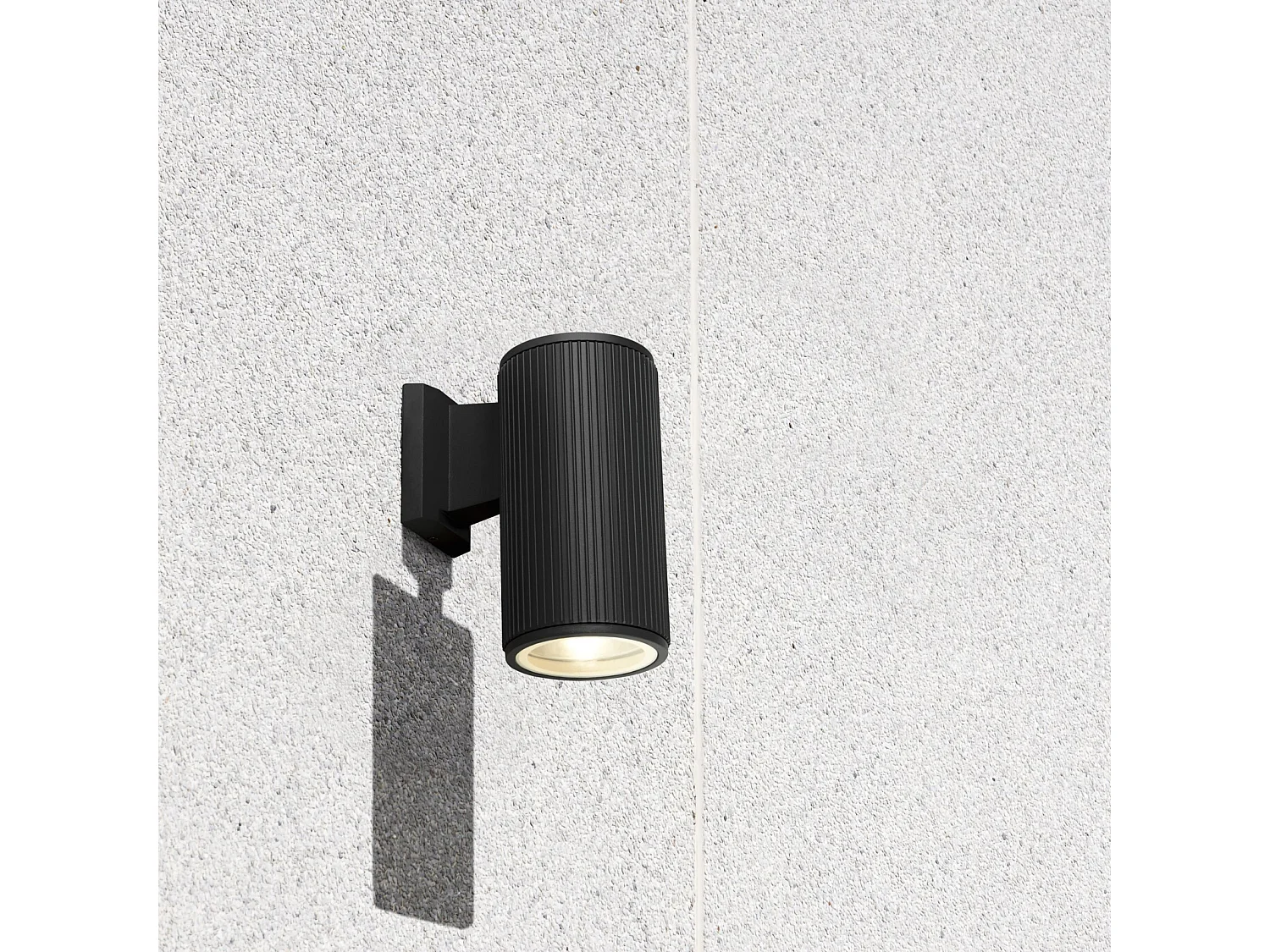 Projecteur d'extérieur à 1 lumière pour porche mural noir avec diffuseur en verre transparent