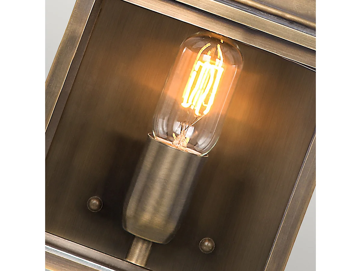 Elstead Old Bailey 1 Ljus Utomhusvägglykta Ljus Mässing IP44, E27