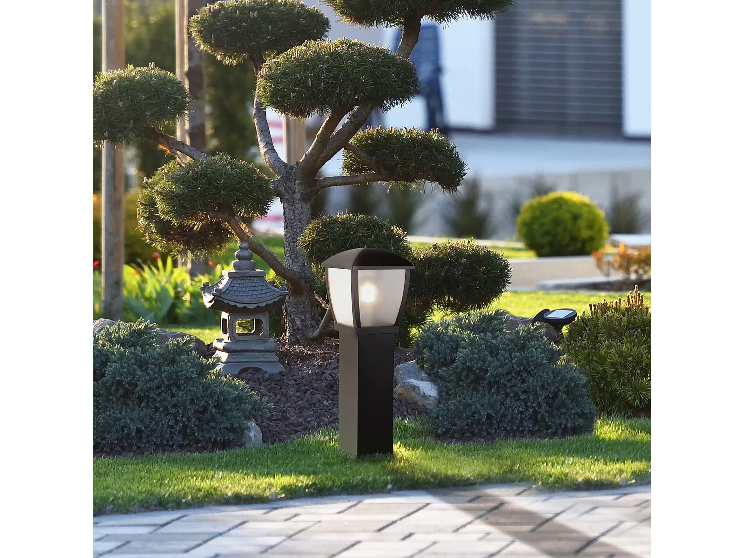 Poteau d'extérieur Searchlight Seattle (hauteur 730 mm) noir avec panneaux givrés transparents