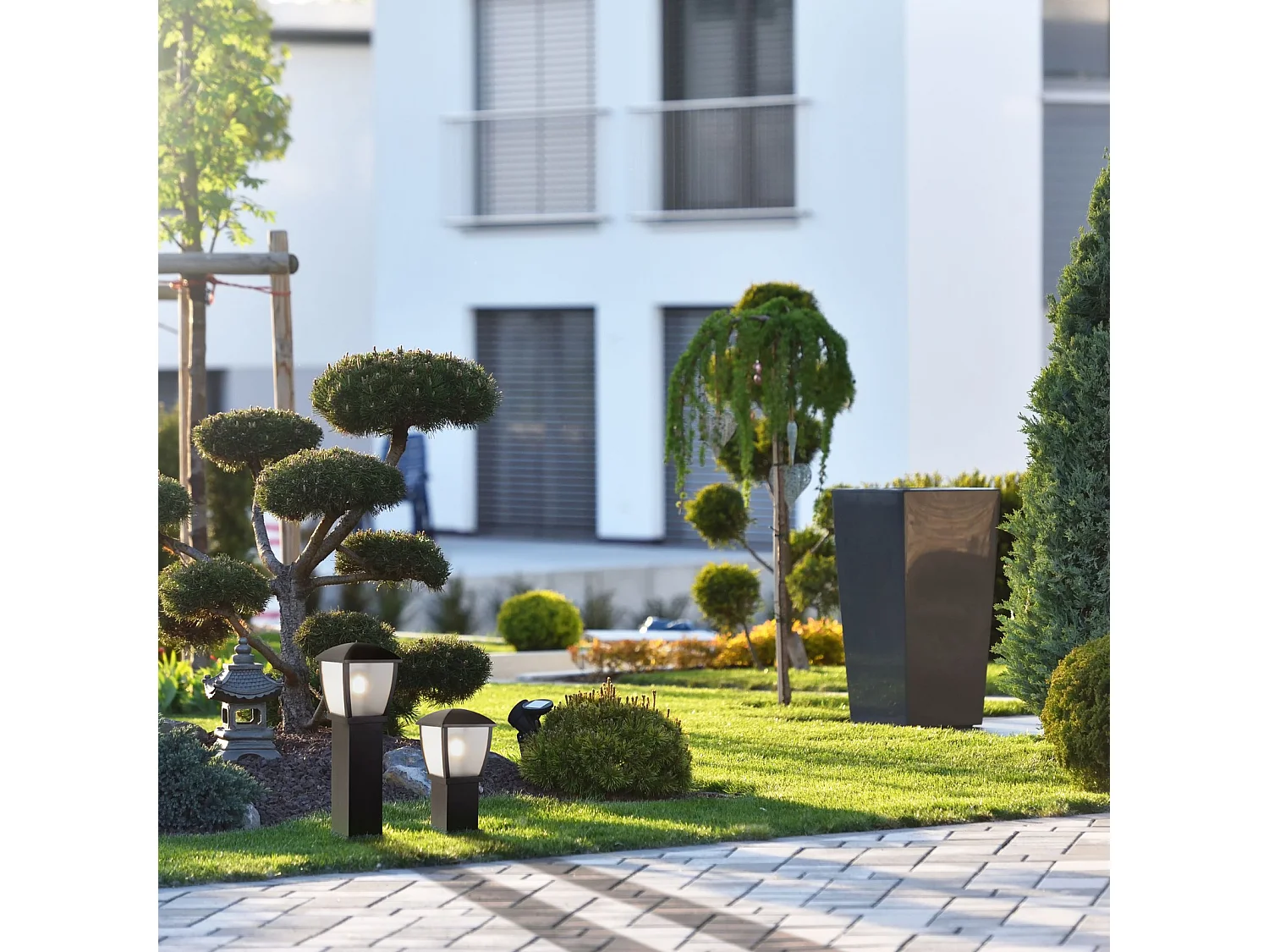 Searchlight Seattle Outdoor Post (450 mm di altezza) - nero con pannelli trasparenti smerigliati