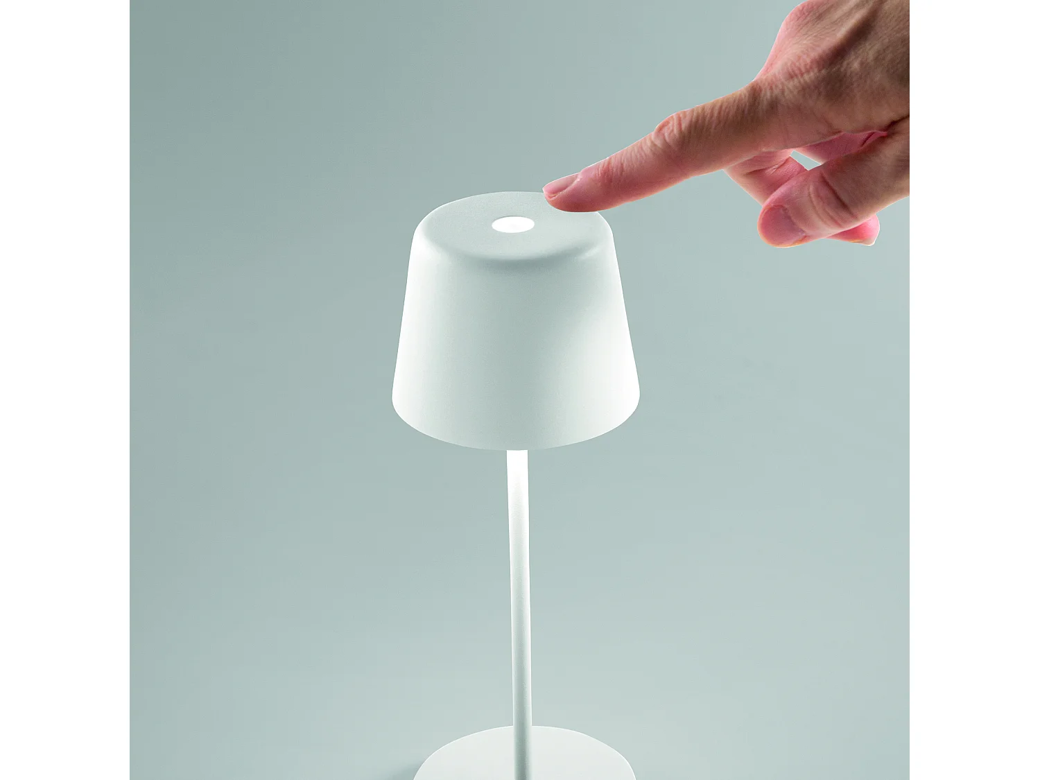 Ideal Lux CUTE Dimmbare tragbare LED-Außenlampe Weiß 2200-2700K IP65