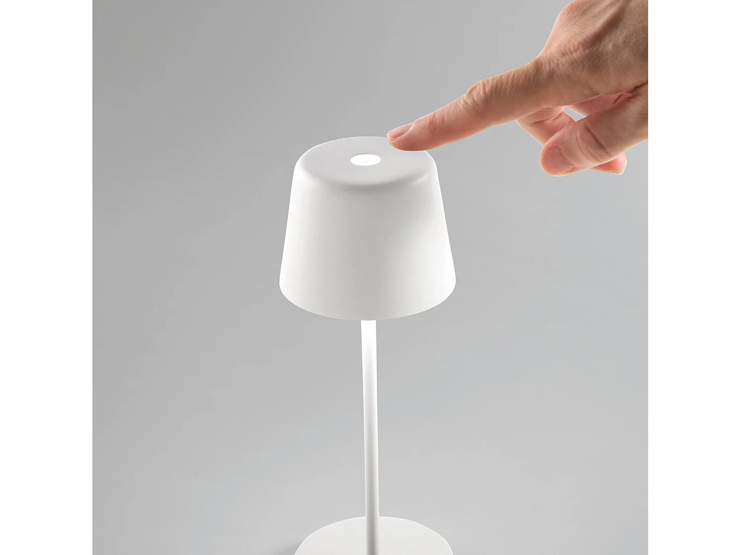 Ideal Lux CUTE Lampe LED portable d'extérieur à intensité variable, blanche, 2200-2700 K, IP65