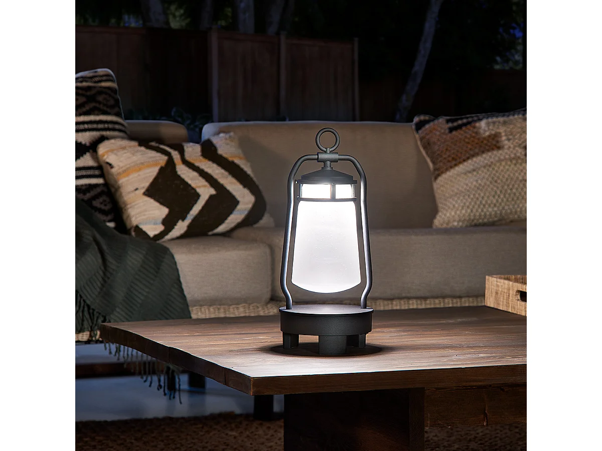 Elstead Lyndon Integrierte tragbare LED-Außenlautsprecher-Bluetooth-Lautsprecherlaterne, EU-Stecker, strukturiertes Schwarz, IP44