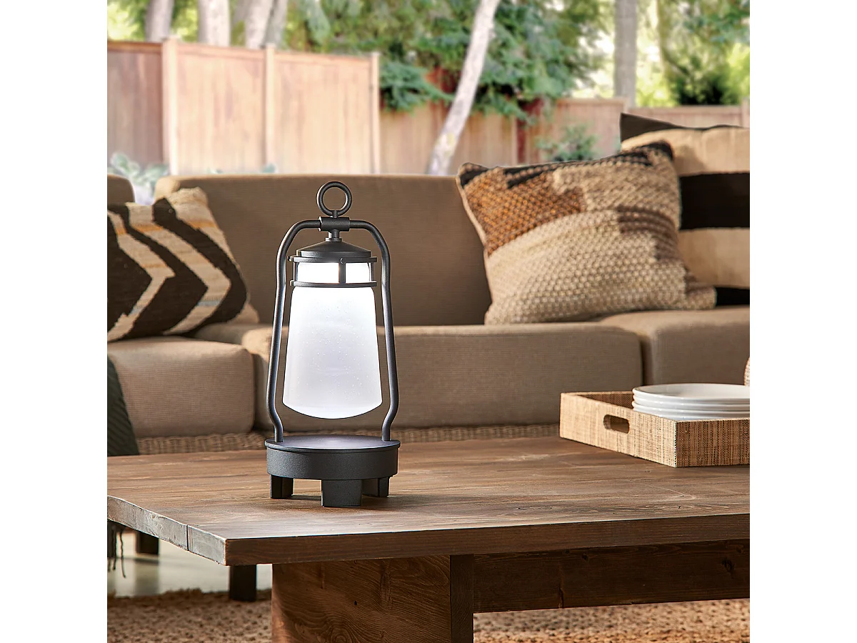 Lanterna con altoparlante Bluetooth portatile da esterno a LED integrato Elstead Lyndon, spina europea, nero strutturato, IP44