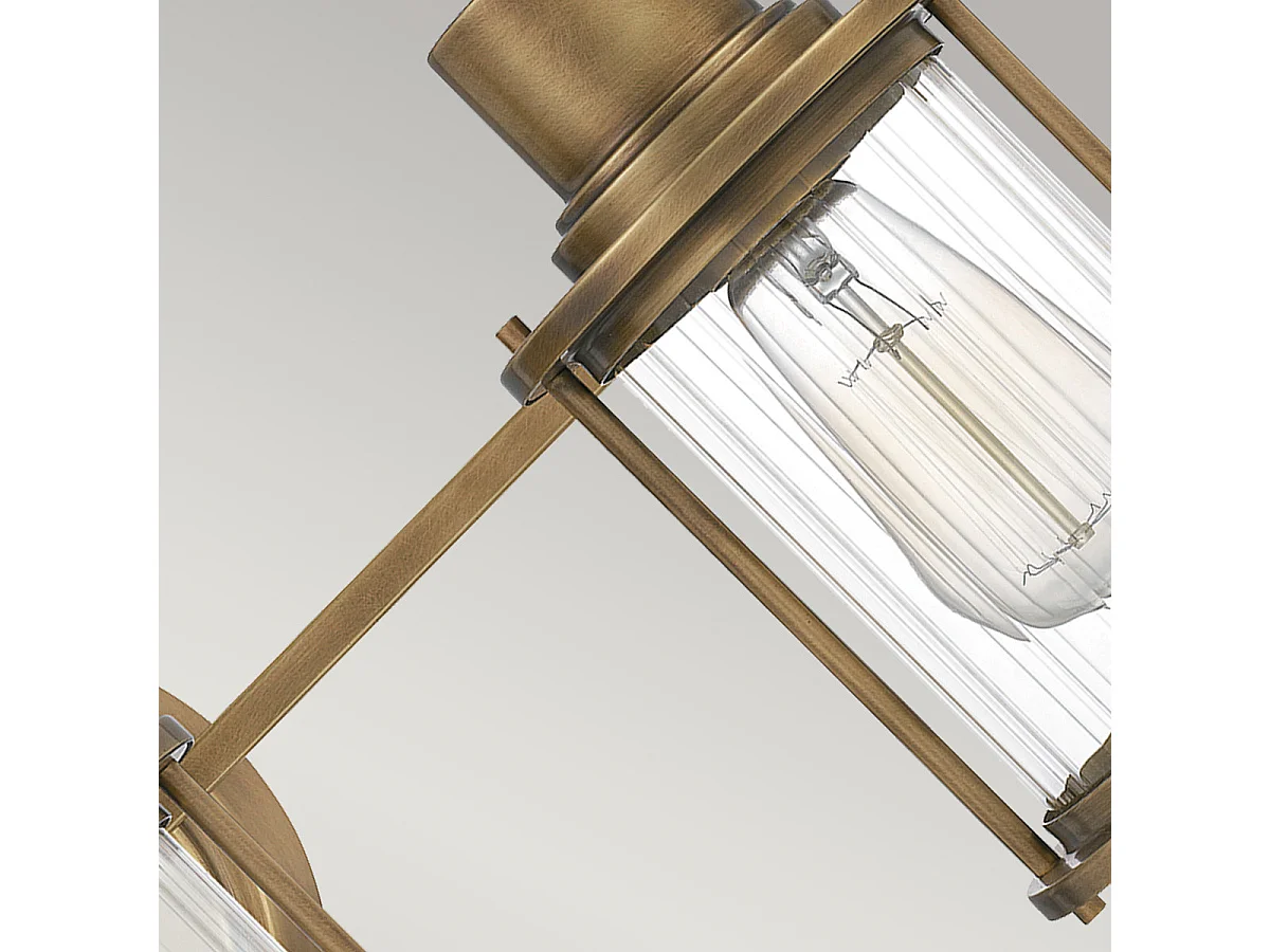 Elstead Quoizel Riggs Vägglampa Weathered Brass, IP44