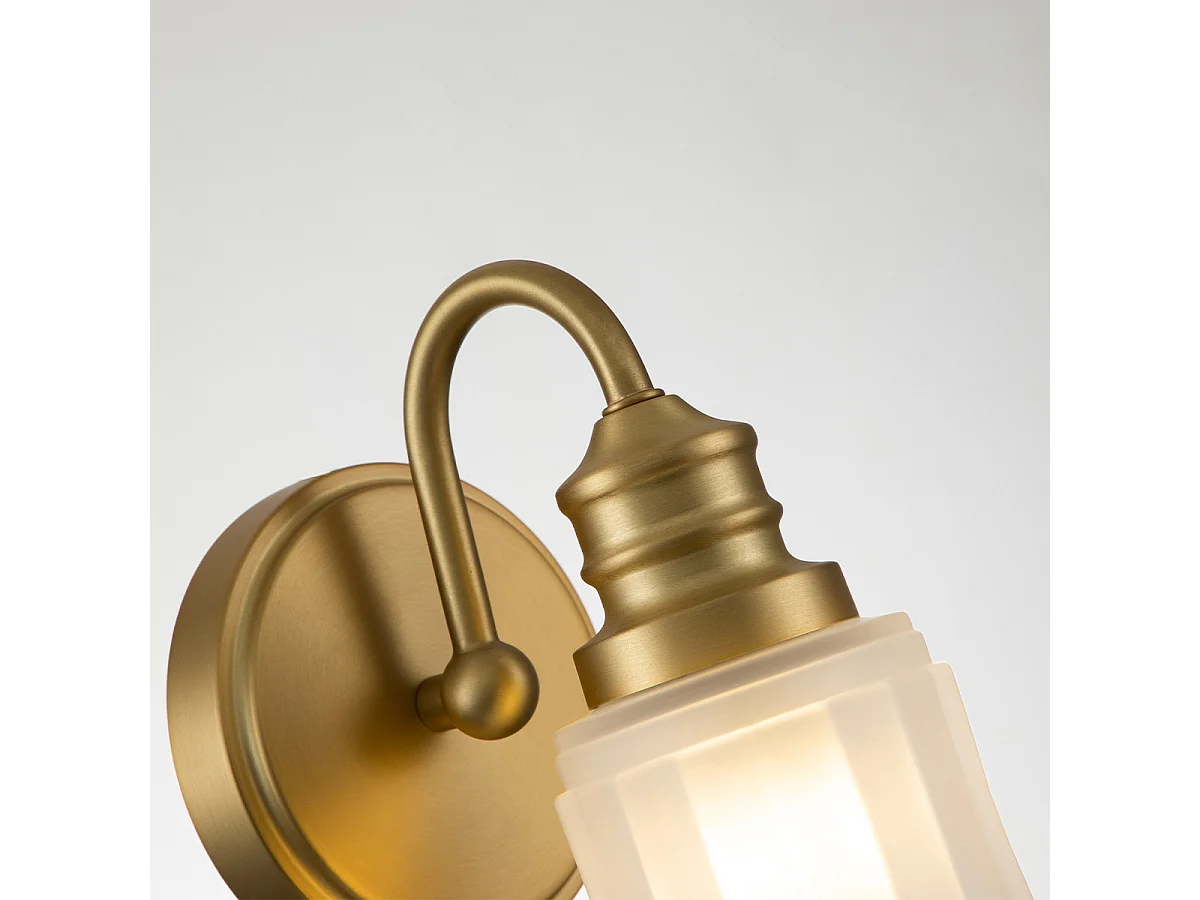 Elstead Quoizel Swell Lampada da parete in ottone spazzolato, IP44