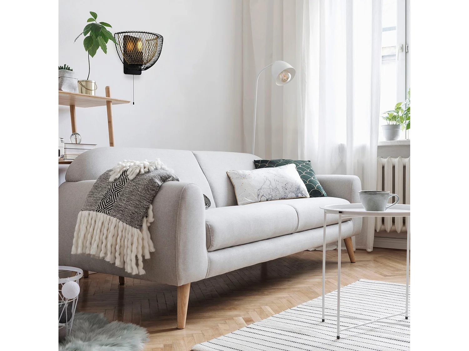 Searchlight Honeycomb 1 Light Double Layered Mesh Wall Light - Esterno nero con interno dorato