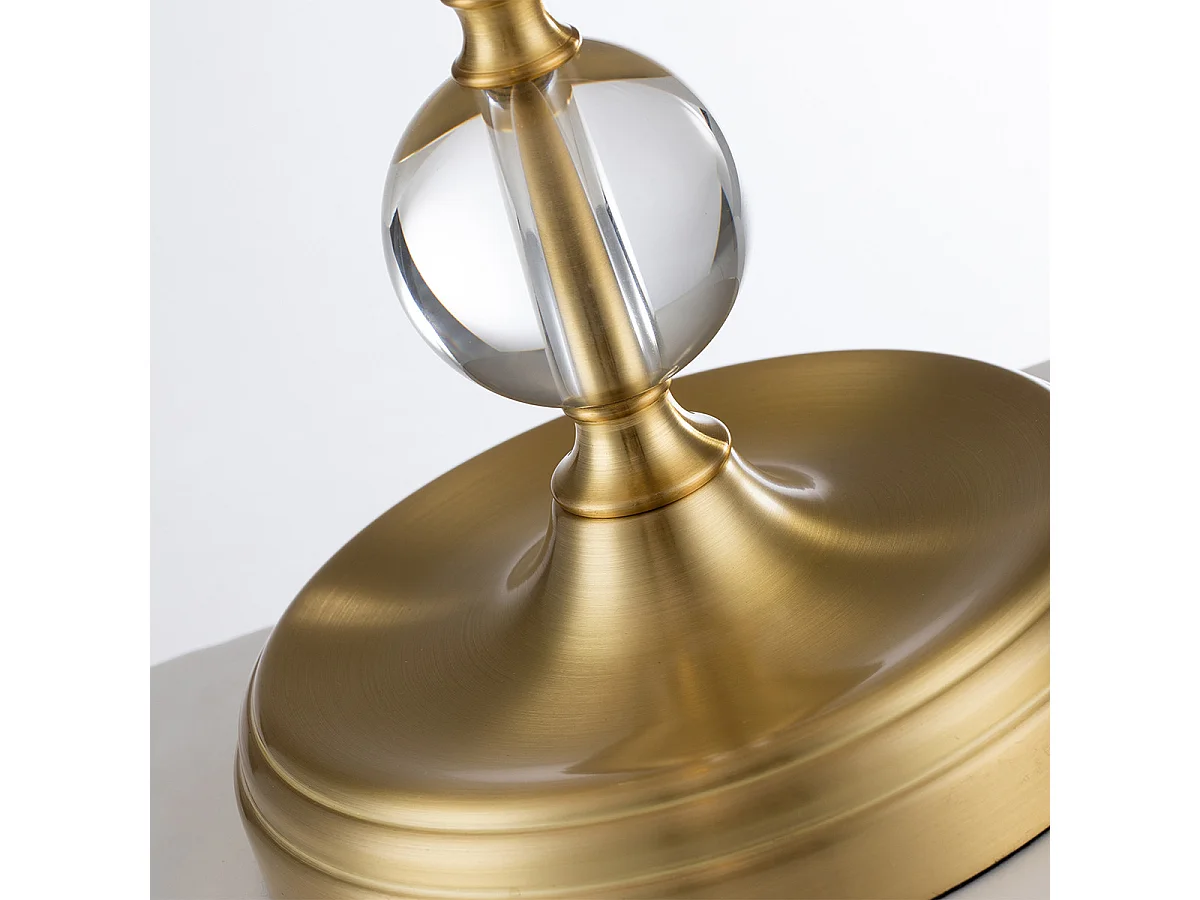 Elstead Quoizel Jenkins Bordslampa med rund avsmalnande skärm Borstad mässing