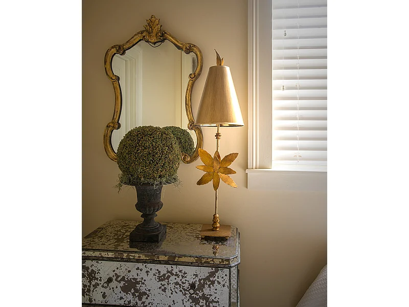 Elstead Azalea - Lampada da tavolo a 1 luce con foglie floreali dorate, E27