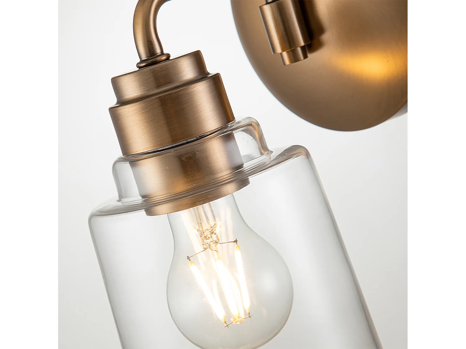 Elstead Kichler Aivian Lampada da parete a cupola in ottone anticato