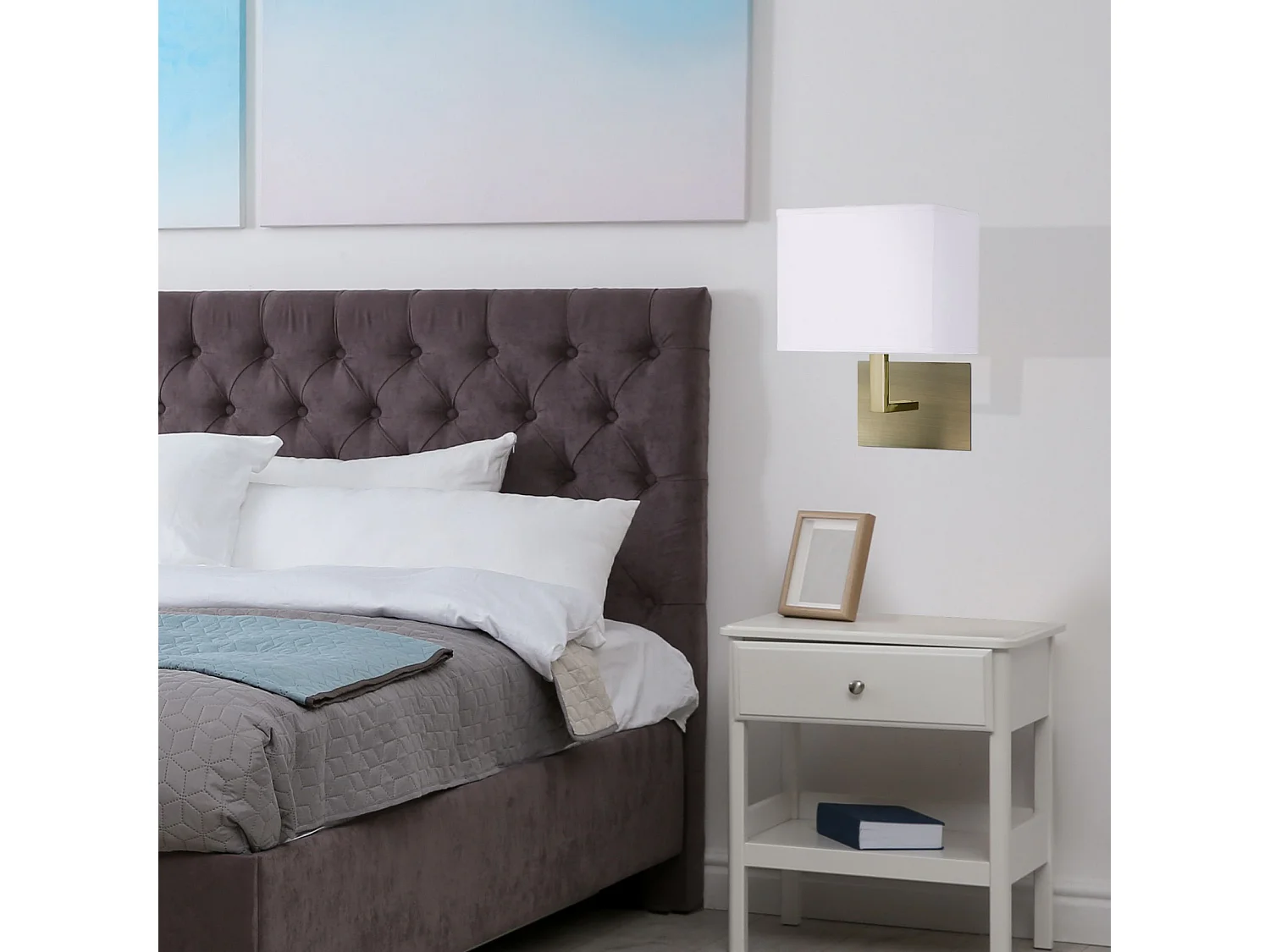 Searchlight - Applique da interno a 1 luce in ottone antico con paralume rettangolare bianco, attacco E27