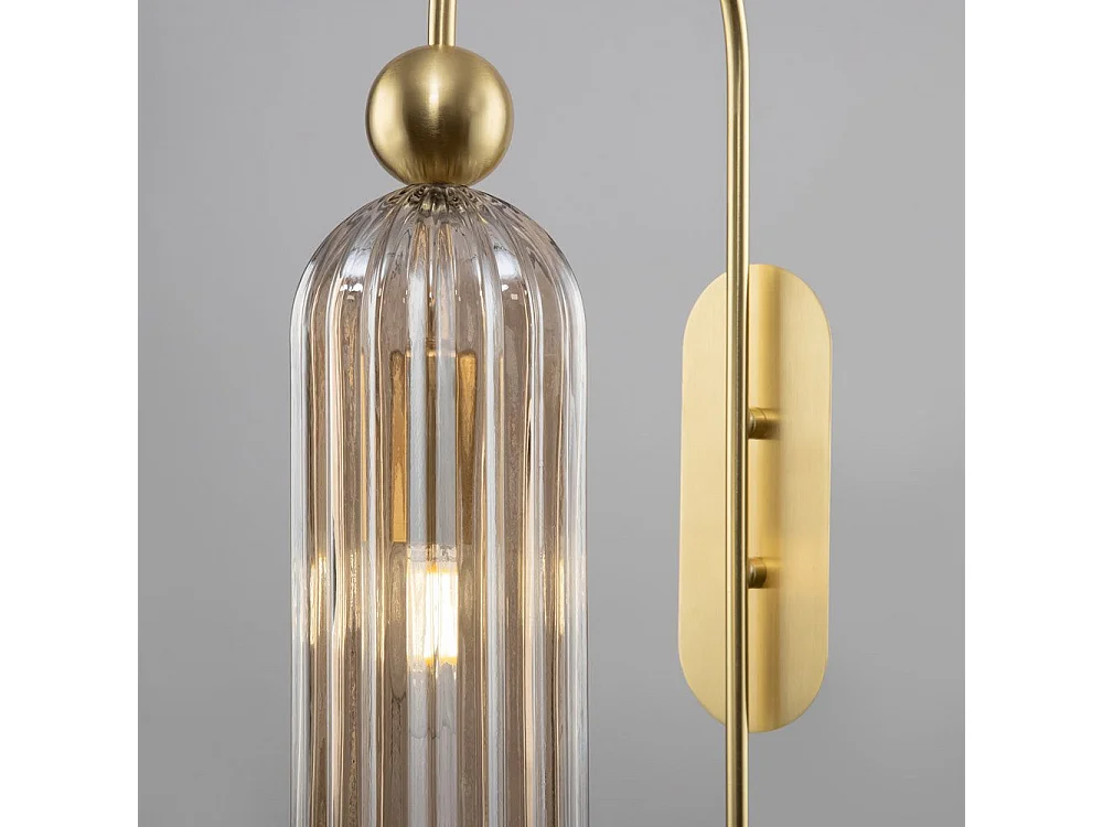 Maytoni Antic Lampada da parete moderna oro, paralume in vetro cognac