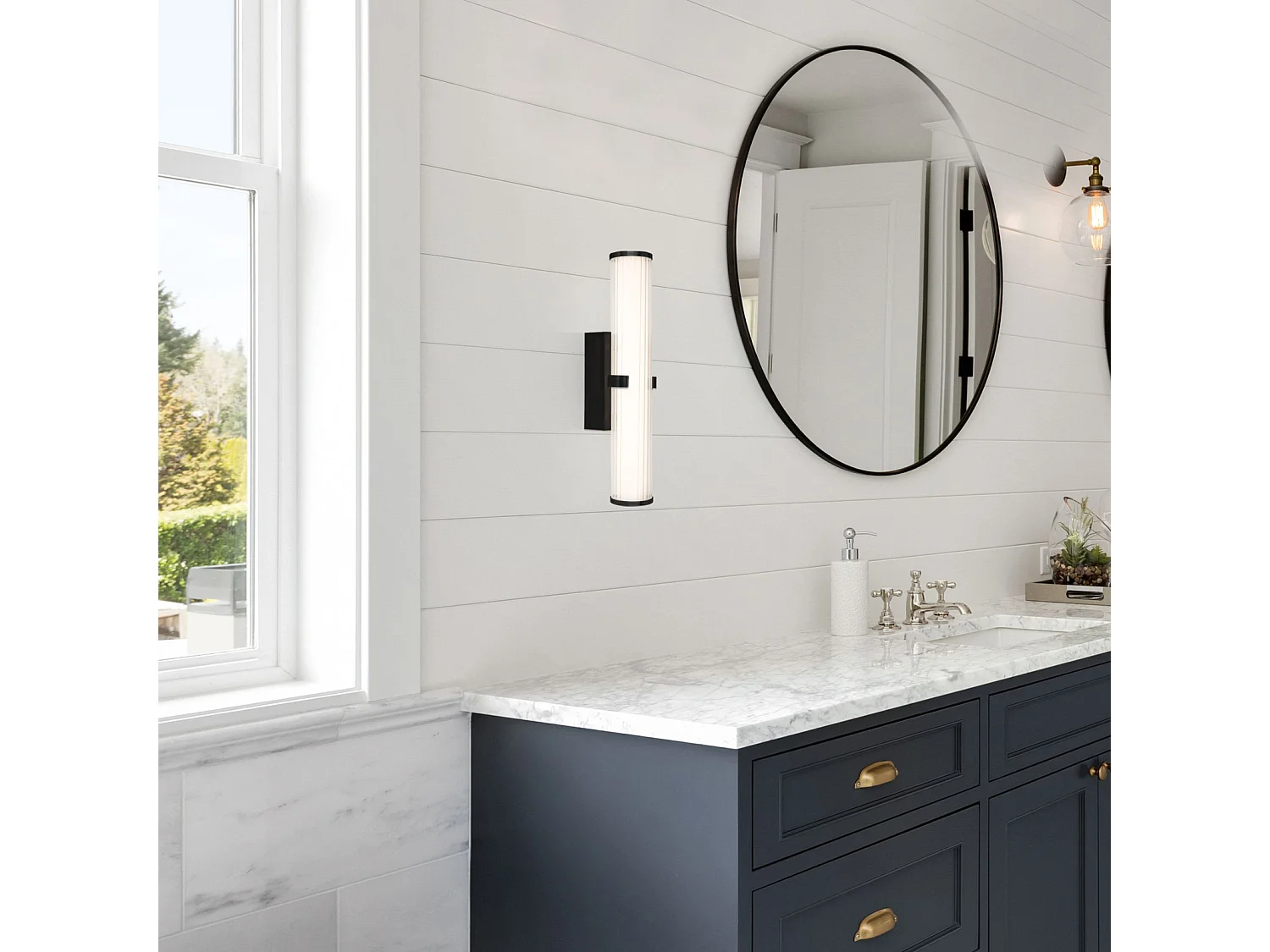 Searchlight Clamp Led Black Wall Light 18W. Ip44