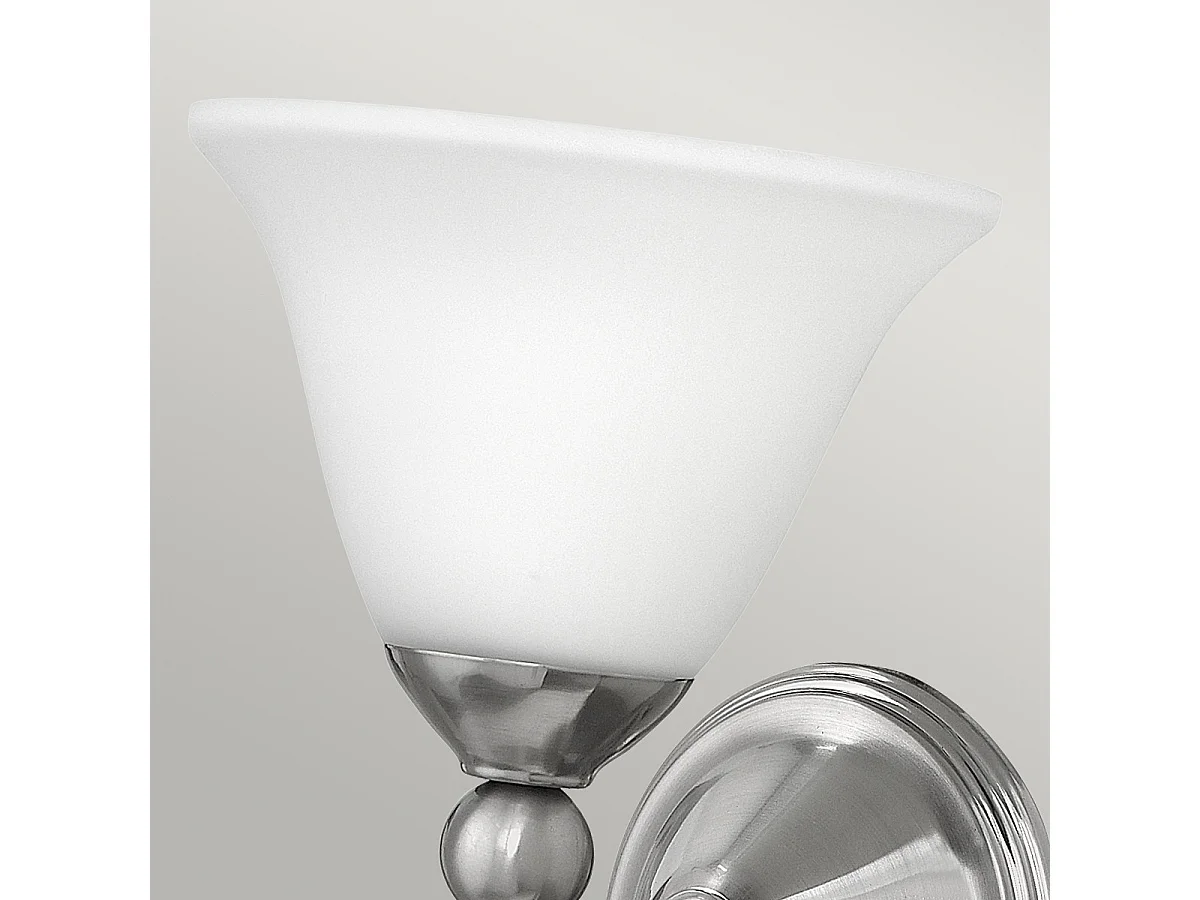 Elstead Bolla - Paralume in vetro nichel spazzolato con 1 applique da parete, E27