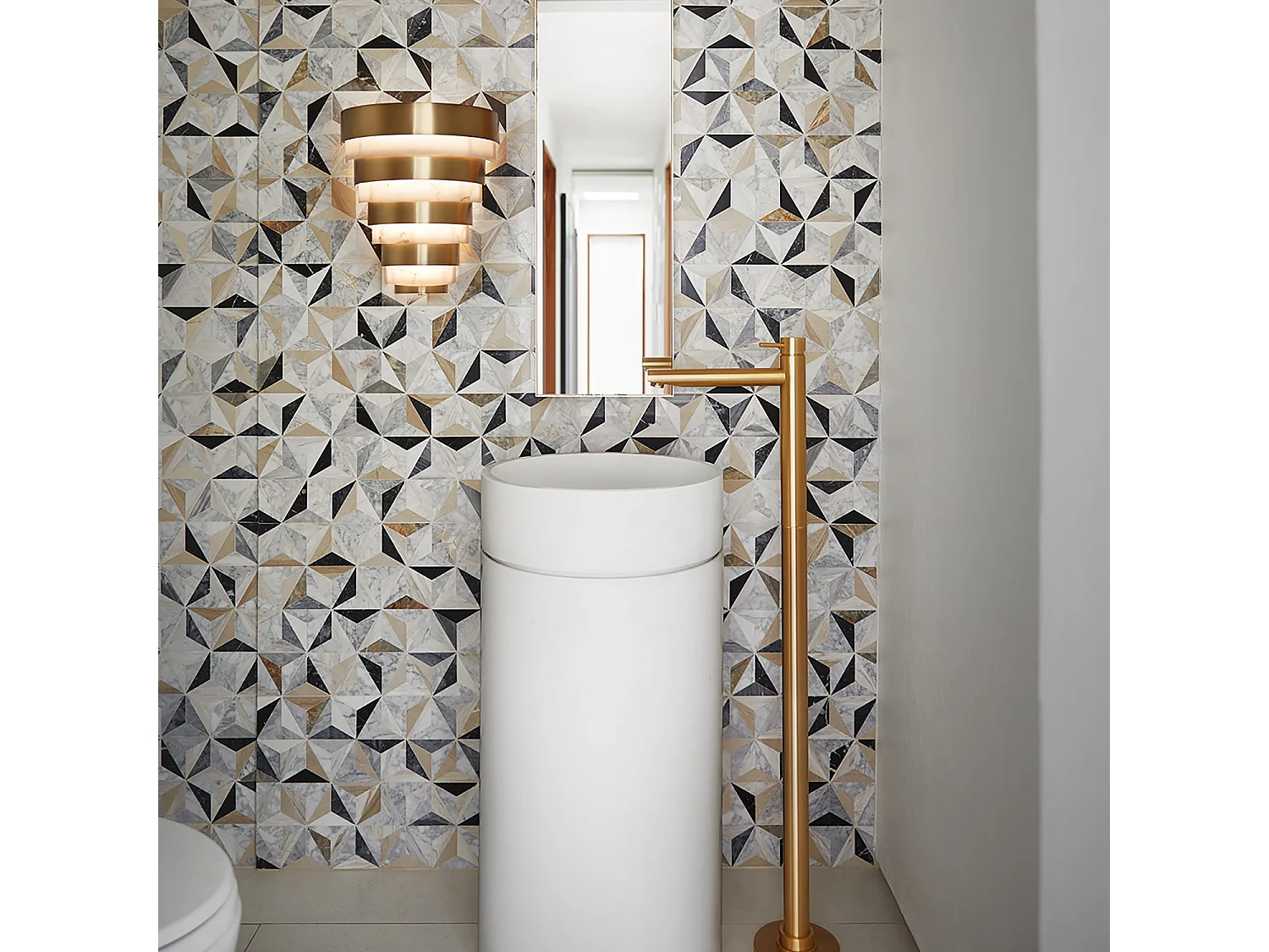 Elstead Hinkley Echelon Integrerad LED-spolvägglampa Heritage Mässing, 3000K